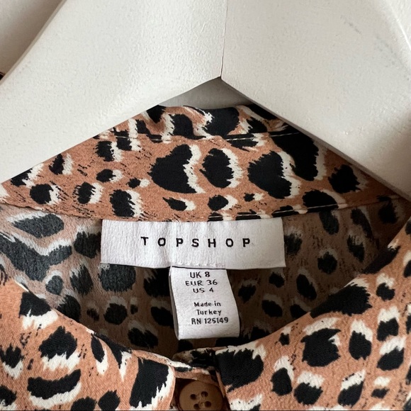 Topshop Animal Print Button Down Shirt Size 4 - Picture 4 of 9